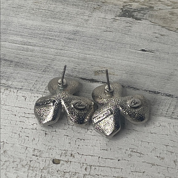 Vintage CIRO Crystal Flower Stud Earrings with Pearl Center. - Picture 5 of 7